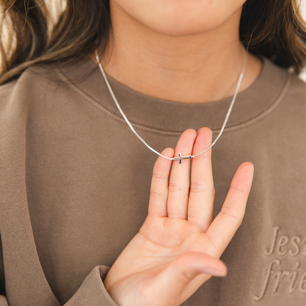 Pre-Sale Everyday Dainty Cross Necklace – 18k Gold, Waterproof & Tarnish-Free